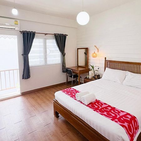 Les Fleurs Bangkok Hostel Экстерьер фото
