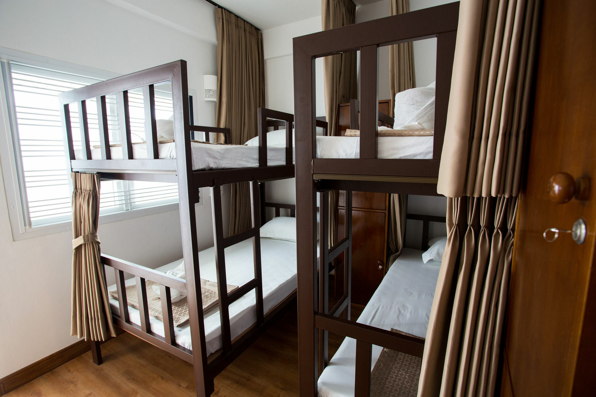 Les Fleurs Bangkok Hostel Экстерьер фото